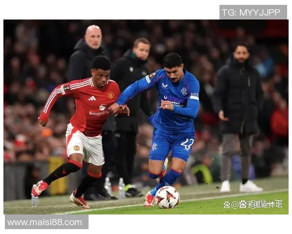 首回合曼联与巴黎激战正酣谁能在欧冠赛场上笑到最后 首回合曼联与巴黎激战正酣谁能在欧冠赛场上笑到最后