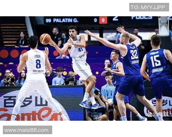 西班牙与法国在15欧锦赛篮球赛场上激烈对决精彩瞬间回顾